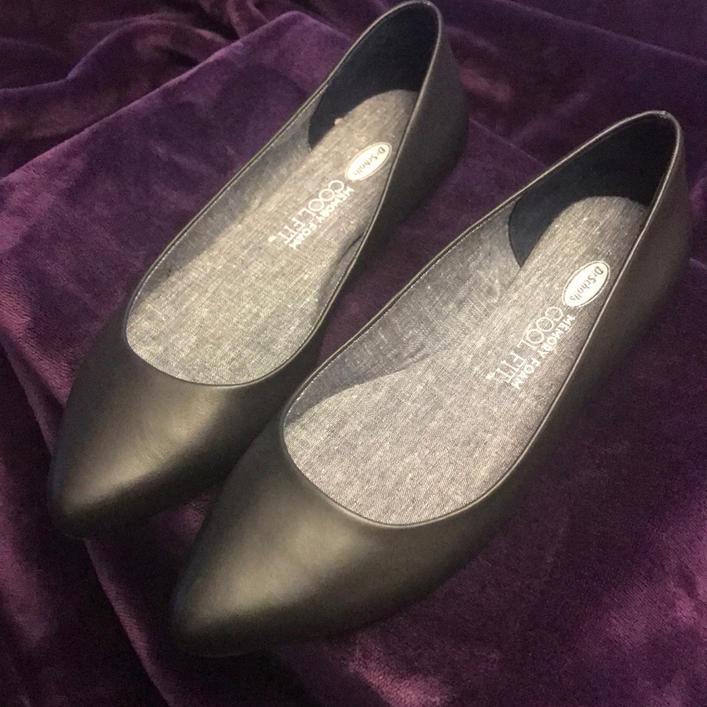 Black flats!! Worn once.